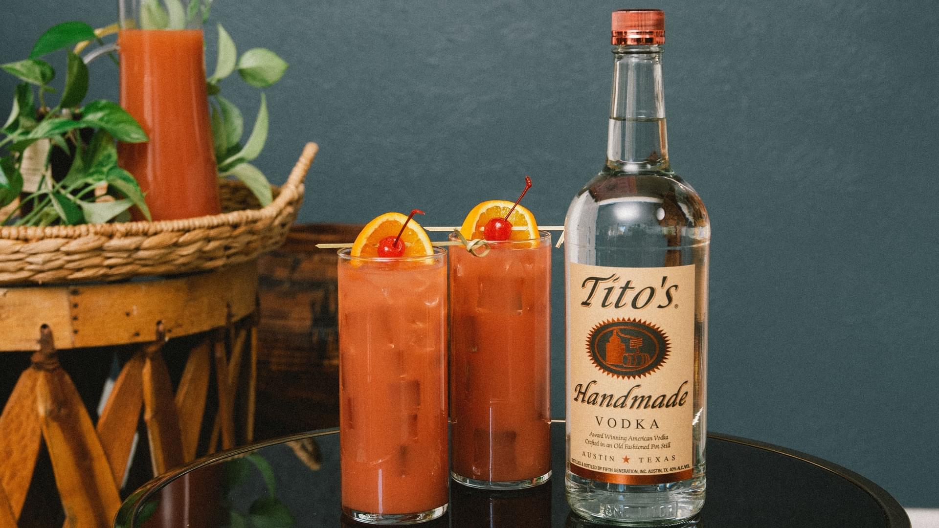 Tito'S Punch Drink Recipe: 5 Easy &Amp; Refreshing Ideas 1 A refreshing glass of Tito's Punch with fruit garnish